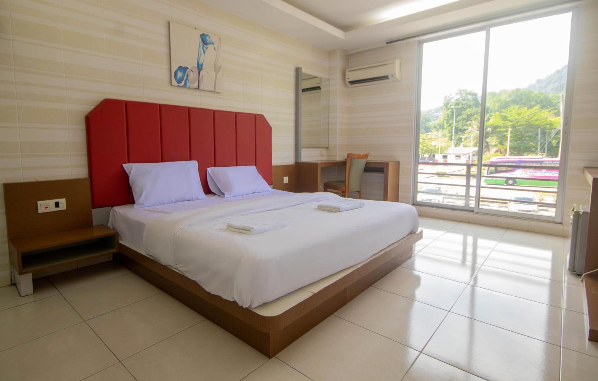 Jq Happy Lumut Hotel ภายนอก รูปภาพ
